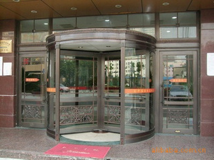 豪華、經典彰顯品位的紫銅自動三翼、兩翼旋轉門