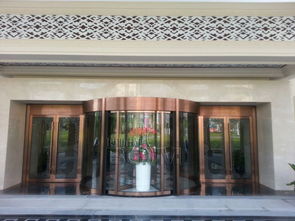 豪華旋轉門 兩翼旋轉與博斯邁自動門的現(xiàn)代融合